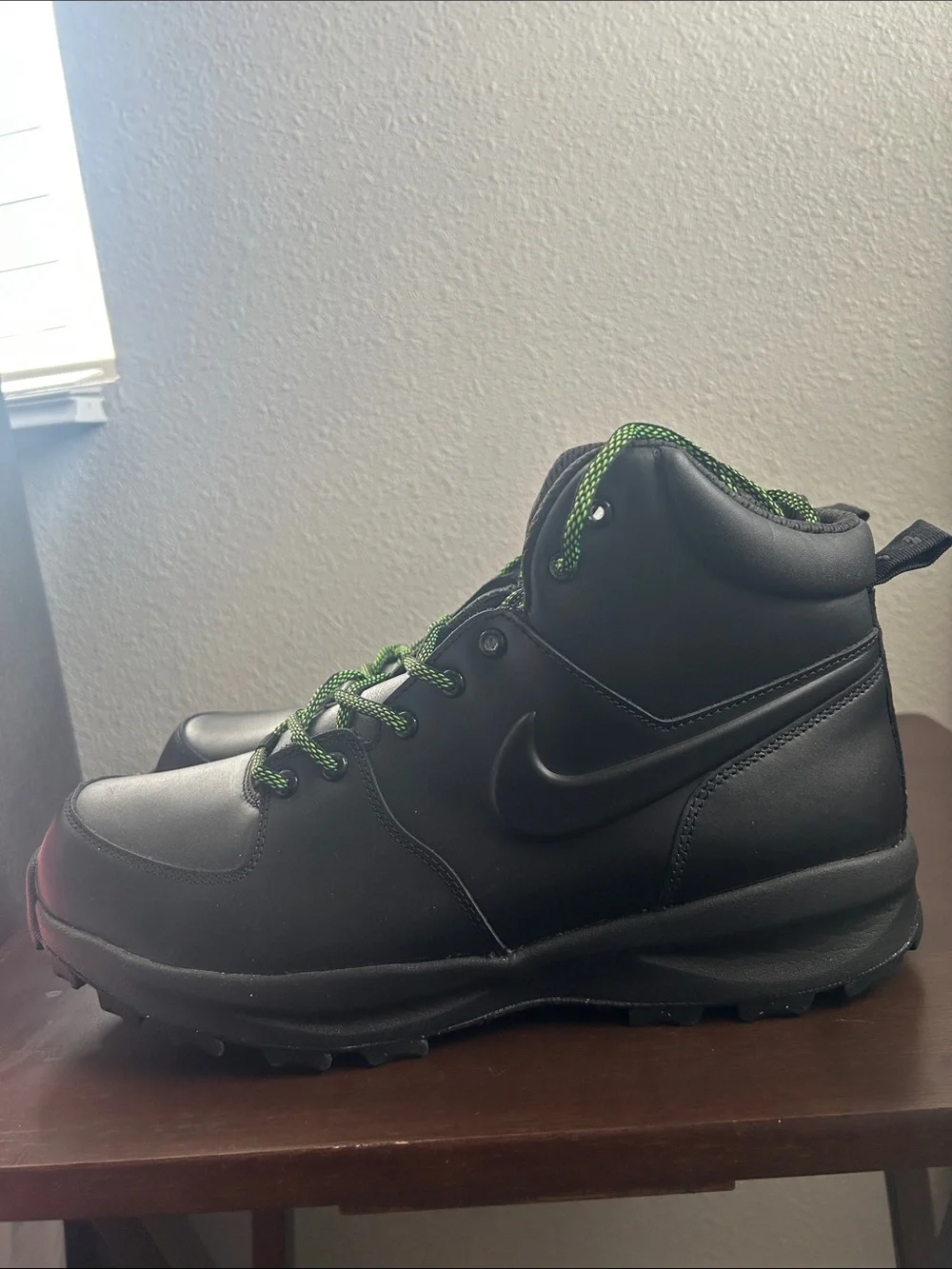 Nike Men’s Black Leather Boots with Green Accent Laces